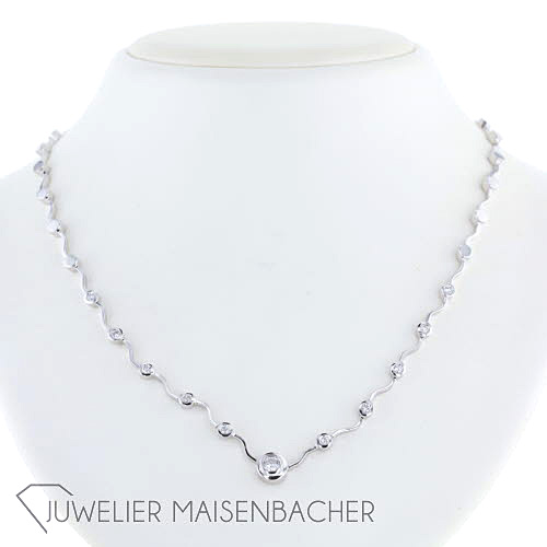 Stilvolles Diamant-Collier, Tragelänge 43cm