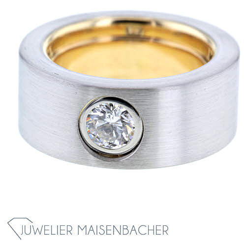 Massiver moderner Solitär-Ring mit Brillant Gold