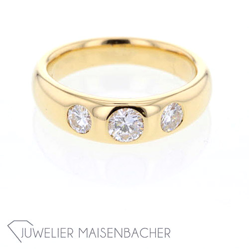 Zeitloser Damen Ring mit drei Diamanten