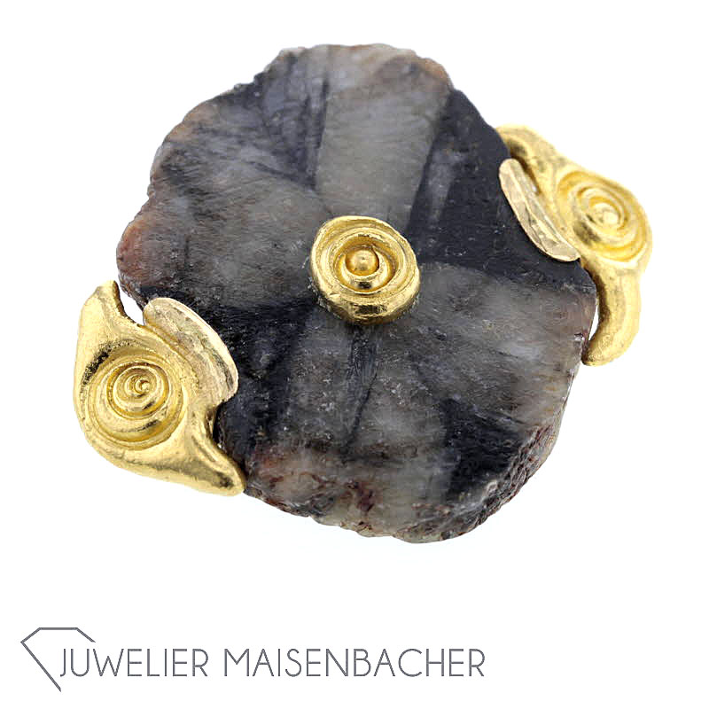 Achat Brosche mit 750/- Gold Emblem