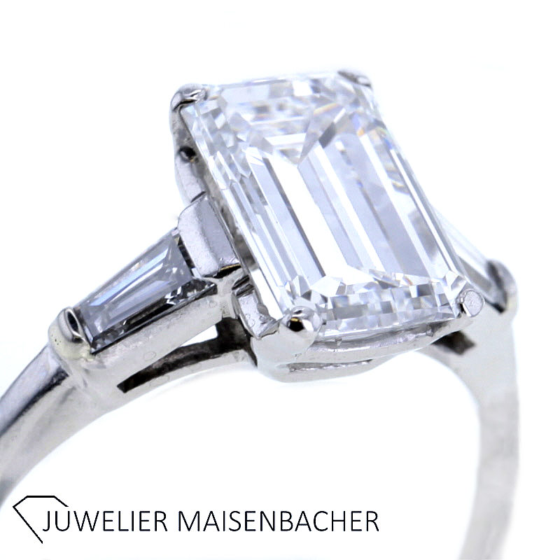 Exklusiver natürlicher Diamant-/ Solitairering Emerald-Cut in Platin