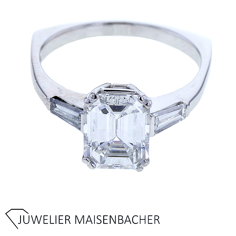 Wunderschöner Ring mit Diamant Emerald und Trapez Schliff Gold