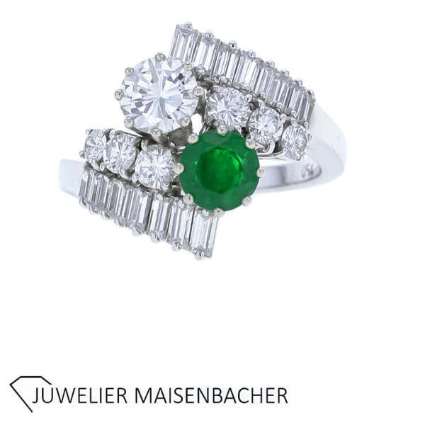 Traumhafter Ring mit Diamanten, Brillanten und Smaragd Gold