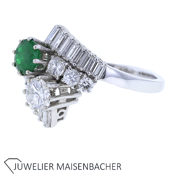 Traumhafter Ring mit Diamanten, Brillanten und Smaragd Gold – Bild 3