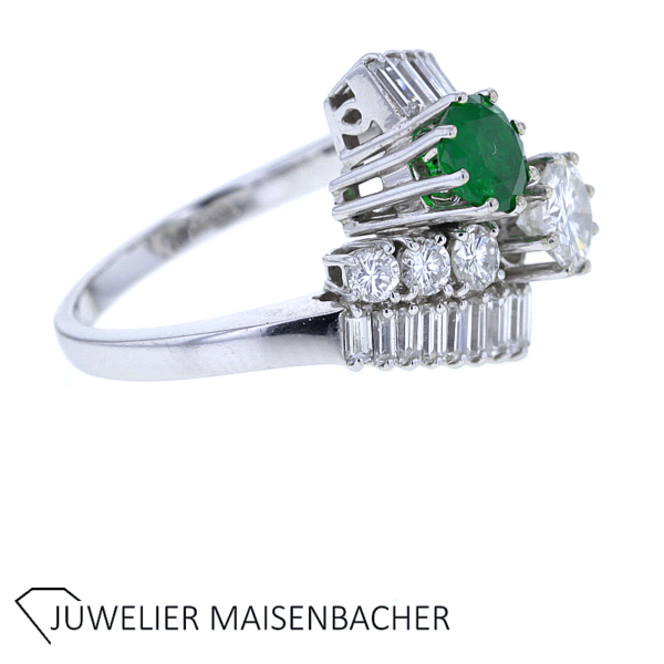 Traumhafter Ring mit Diamanten, Brillanten und Smaragd Gold – Bild 2