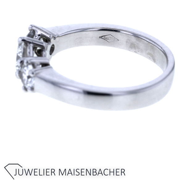 Exklusiver Ring mit 3 Brillanten insgesamt ca. 1,12 ct in Gold – Bild 6